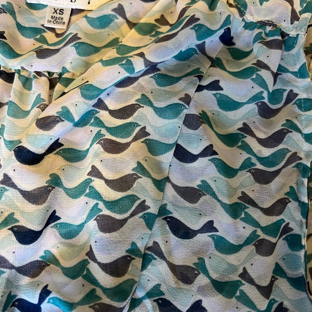 Sweet little bird blouse. Perfect for summer!
